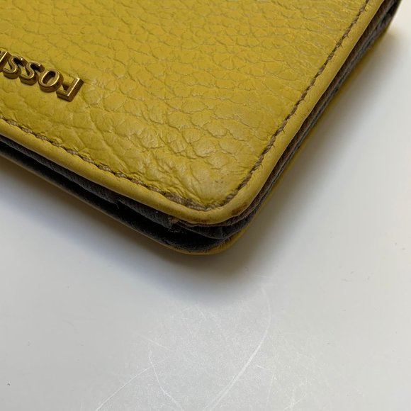 Fossil Leather Mini Wallet and Passport Cover - Picture 7 of 11